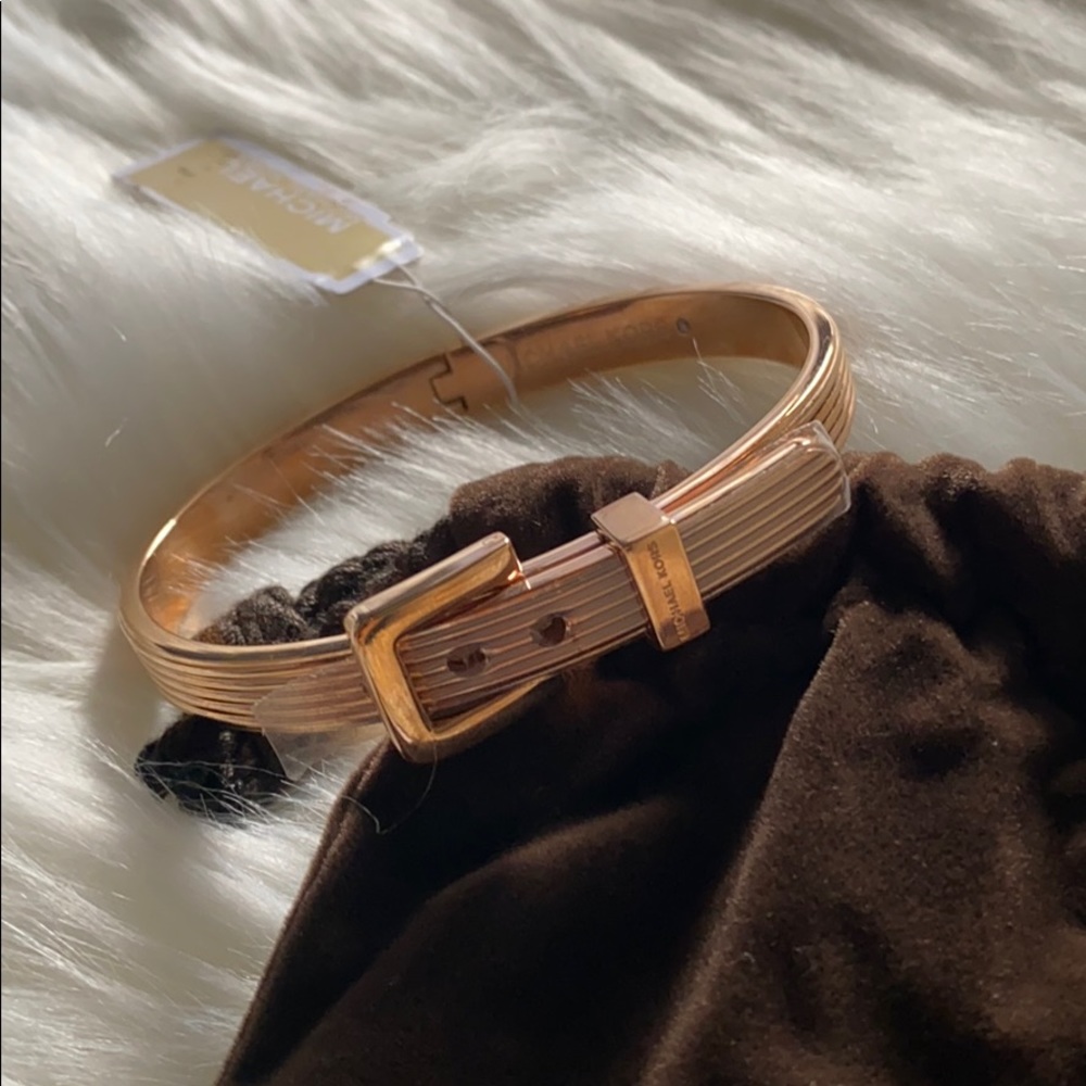 Brand new MICHAEL KORS rose gold bangle bracelet